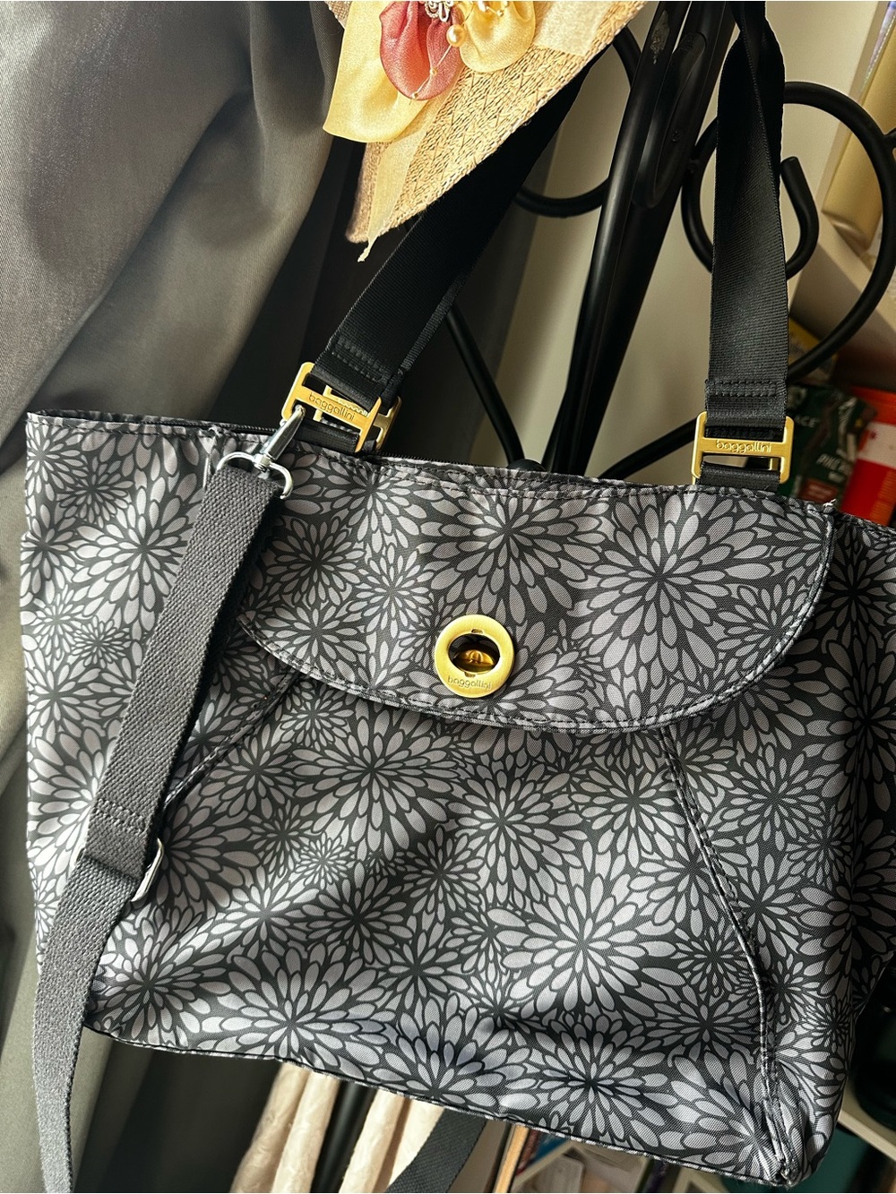 Baggalini Midnite Blossom Travel Tote - Picture 12 of 12